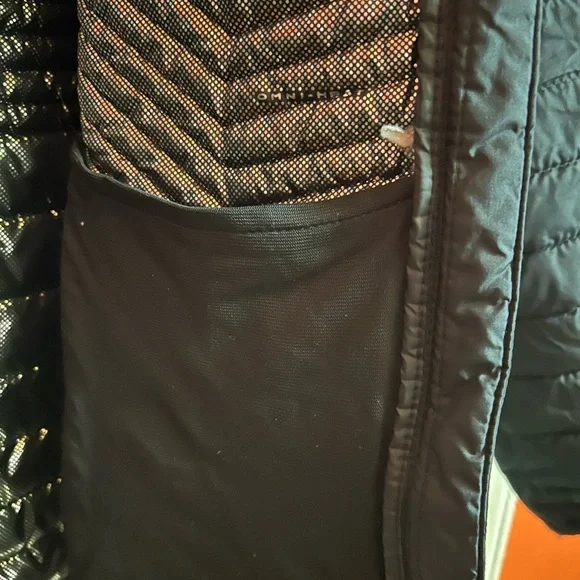 Columbia Women's Black Quilted Puffer Jacket, Size L pre owned - Picture 7 of 17
